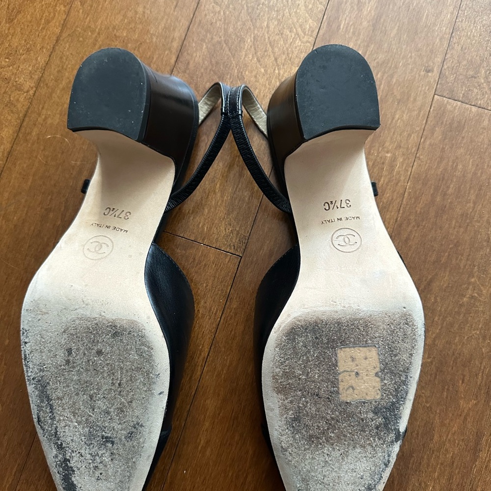 CHANEL Black Heels with Slingback and Ankle Strap - Picture 3 of 4